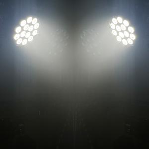 J.COLLYNS STAGEPAR 14x15W QUAD - Par Slim 14x15W RGBW 4-en-1